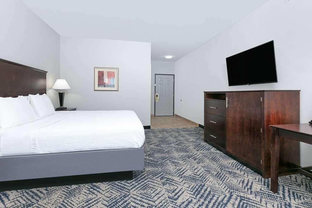 Hotel La Quinta By Wyndham Airport / Expo Square